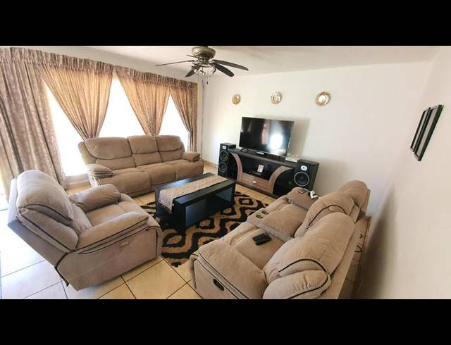 3 BEDROOM APARTMENT FOR SALE IN THE ORCHARDS